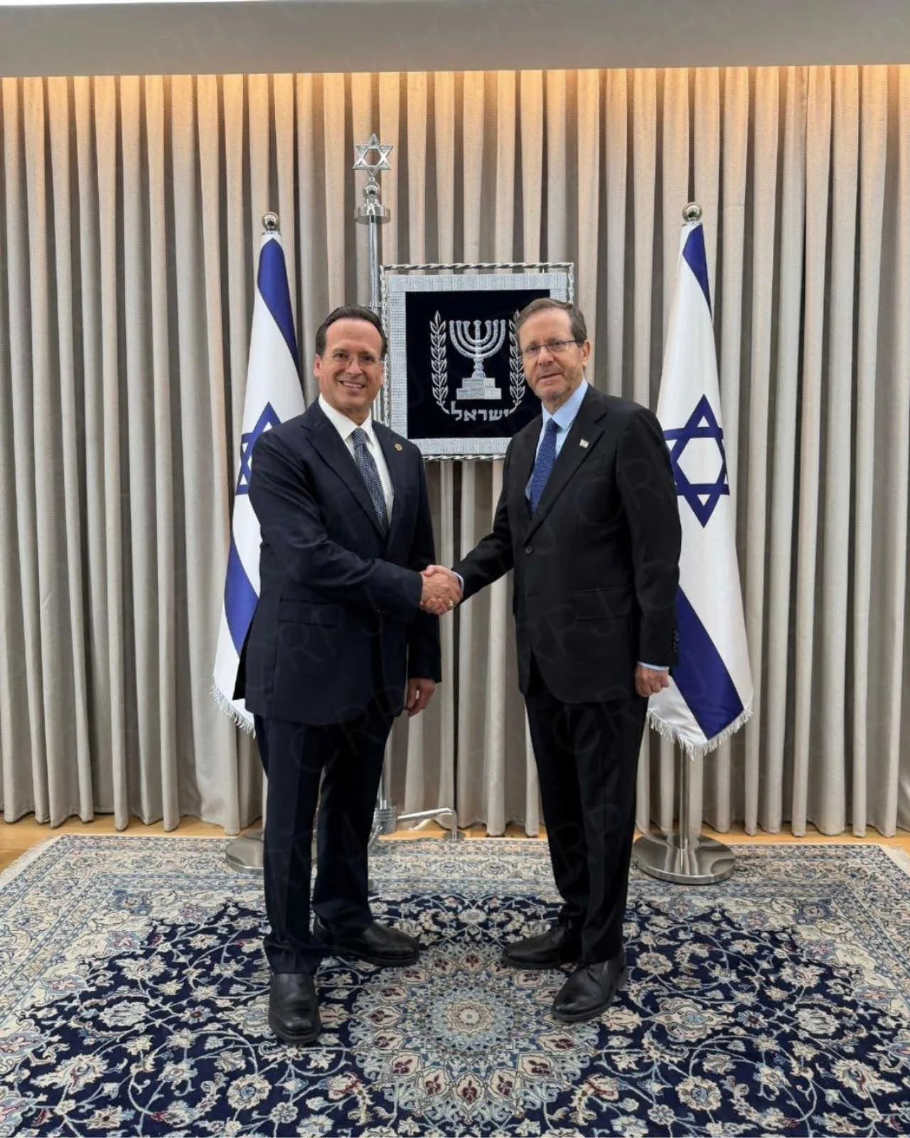 Dr.  José  Benjamín  Pérez Matos yagiranye inama na Perezida Isaac Herzog mu nzu ya Guverinoma muri Isiraheli.