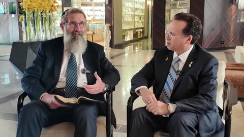 Encuentro en Jerusalén: el rabino Eliahu Birnbaum destaca la dimensión espiritual de la misión del Dr. José Benjamín Pérez Matos en plena guerra