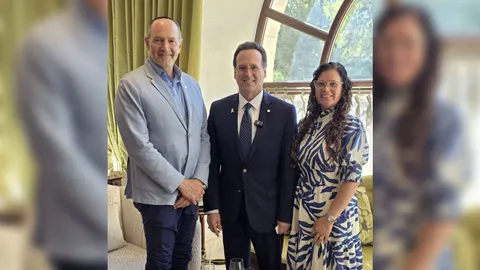 Alianza estratégica en Jerusalén: el embajador de Panamá respalda la misión del Dr. José Benjamín Pérez Matos